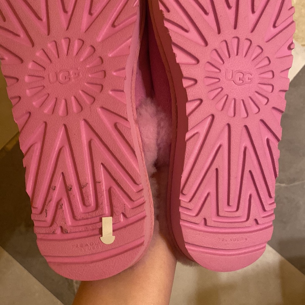 Ugg Shoes Ugg Cozy Slipper shoes echinacea New Without Tags Size 9 Barbiecore - Picture 10 of 10